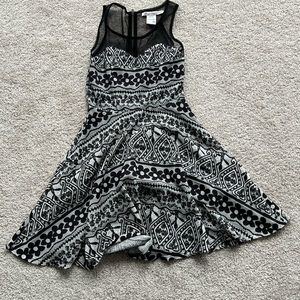 American Rag Black&White Printed Skater Dress-EUC